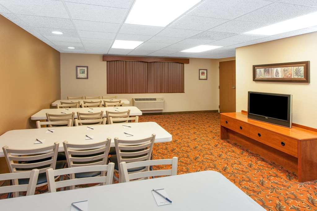 Americinn By Wyndham Greenville Εξωτερικό φωτογραφία